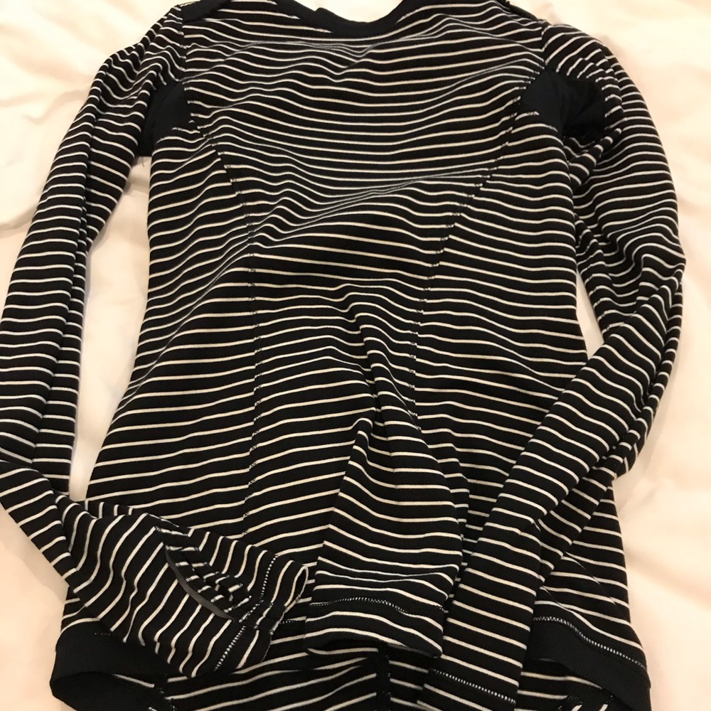Lululemon longsleeve size 4